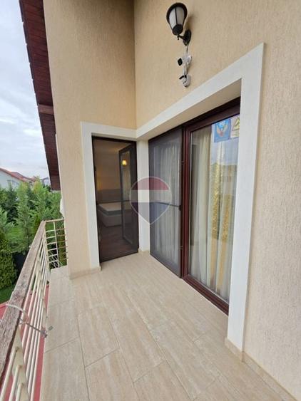Casă individuală cu 4 camere cu Teren 442 Mp în Aviației