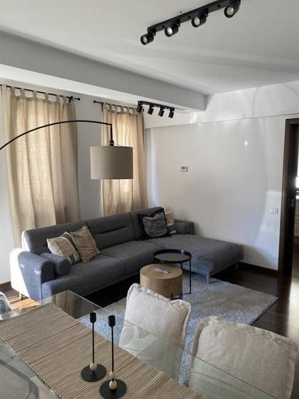 Apartament cu 3 camere semidecomandat, mobilat în Herăstrău