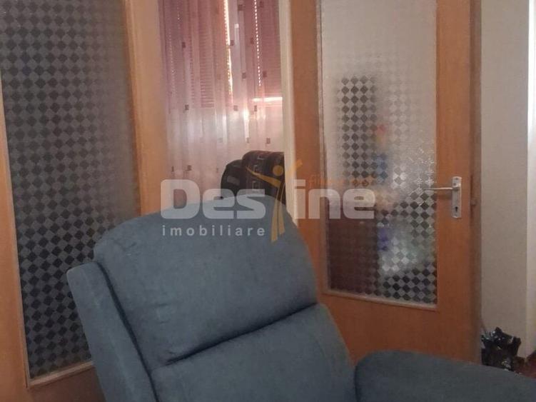 Apartament cu 3 camere decomandat în Drumul Taberei