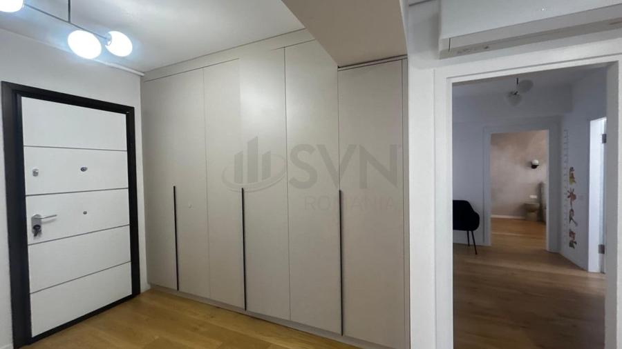 Apartament cu 3 camere semidecomandat în Aviației