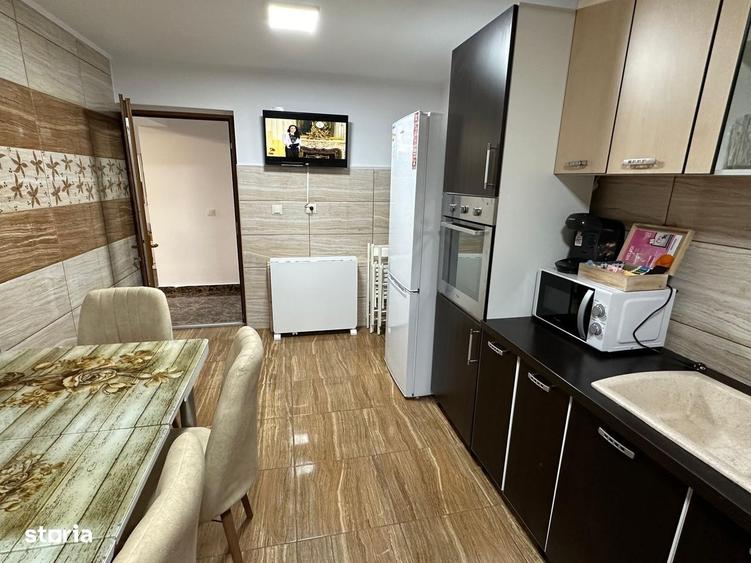 Casă cu 4 camere decomandat în Central