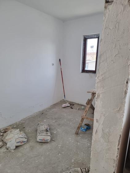 Casă cu 3 camere în Lumina