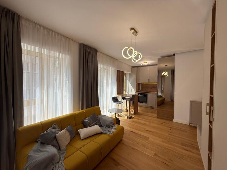 Apartament cu 2 camere decomandat în P-ța Unirii