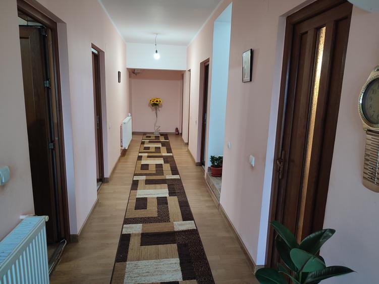 Casă individuală cu 4 camere cu Canalizare în Afumați