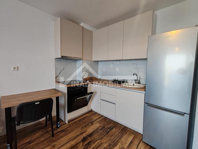 Apartament cu 3 camere semidecomandat, mobilat în Gheorgheni