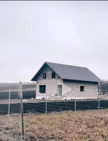 Casă cu Teren 2000 Mp în Central