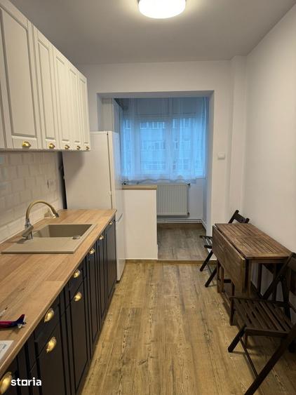 Apartament cu 3 camere decomandat în Podu Roș