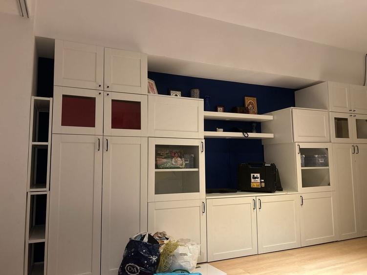Apartament cu 3 camere decomandat în Exterior Vest