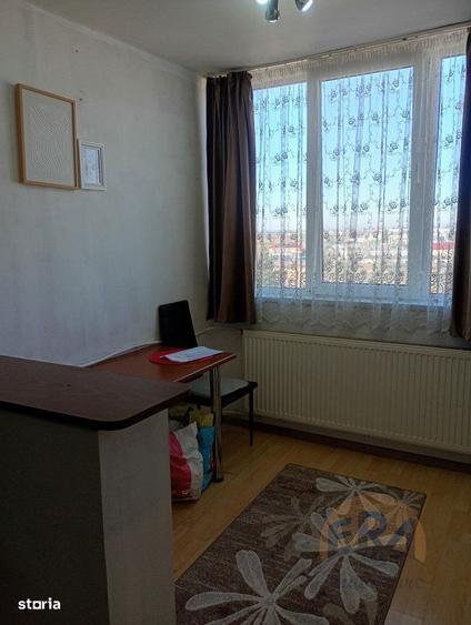Garsonieră decomandată în Decebal