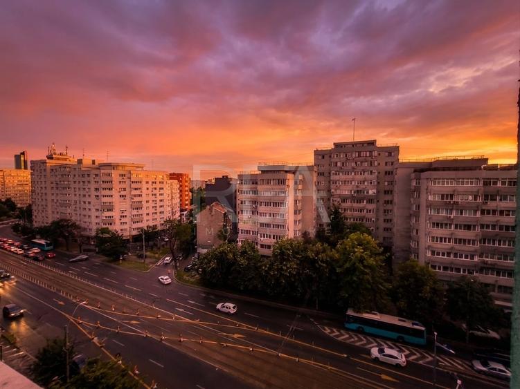 Apartament cu 3 camere decomandat în Titulescu
