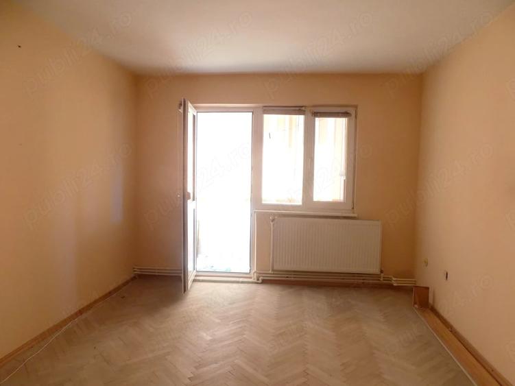 Apartament cu 2 camere semidecomandat în Obor