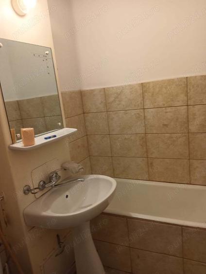 Garsonieră decomandată în Central