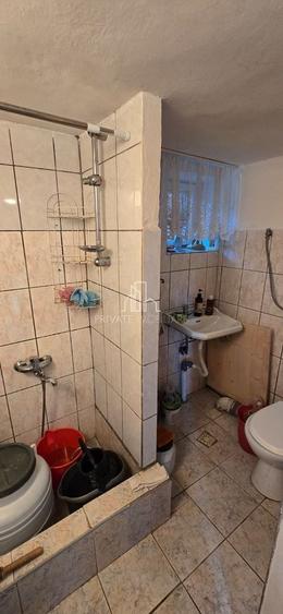 Casă individuală cu 4 camere cu Canalizare în Est