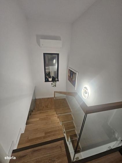 Casă cu 4 camere în Argeșelu