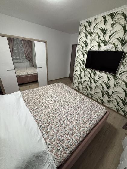 Apartament cu 3 camere semidecomandat în Republicii