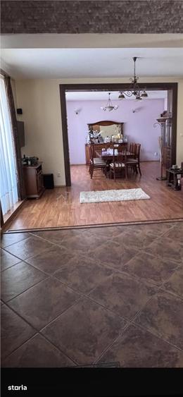 Casă cu 6 camere cu Teren 585 Mp în Brazda lui Novac