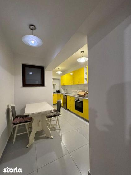Apartament cu 3 camere decomandat, mobilat în Pajura
