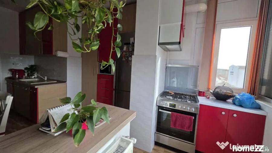 Apartament cu 3 camere decomandat în Ultracentral