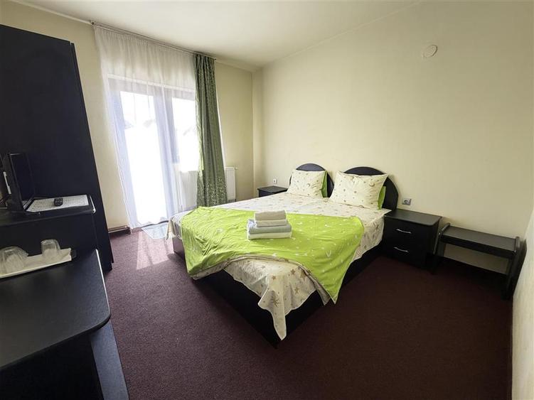 Casă individuală cu 20 camere cu Teren 247 Mp în Sânmartin