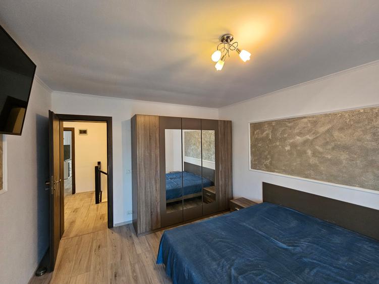 Duplex cu 5 camere cu Canalizare în Dumbrăvița