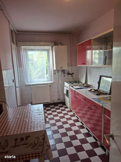 Apartament cu 4 camere decomandat în Central