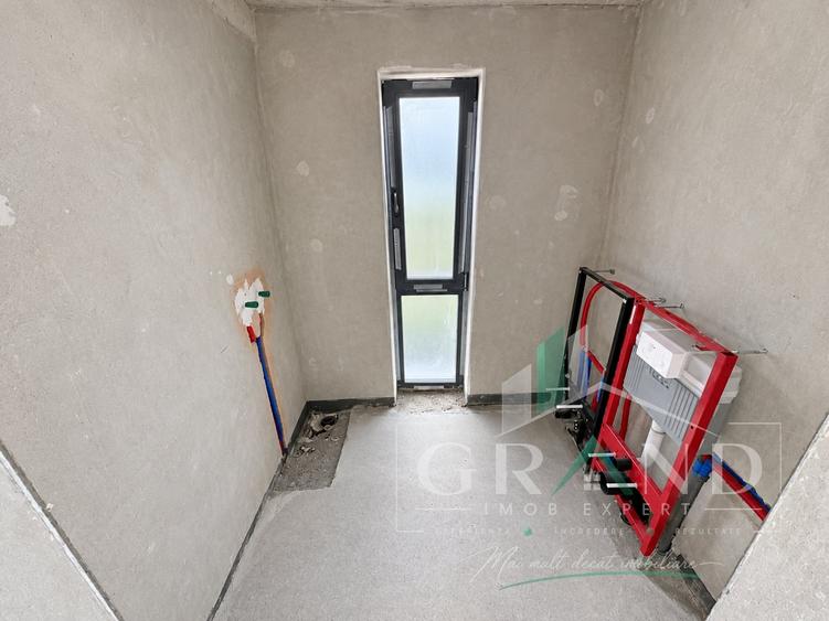 Apartament cu 4 camere semidecomandat în Andrei Mureșanu