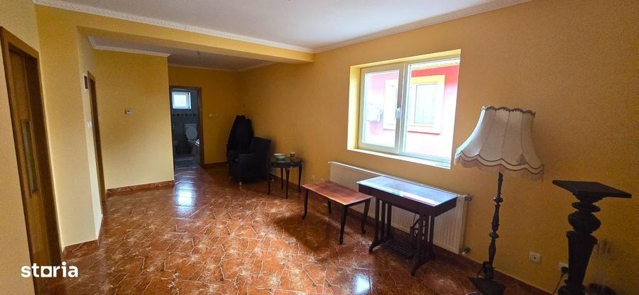 Casă cu 4 camere în Săftica