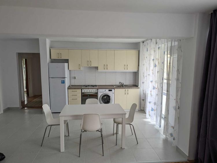 Inchiriez apartament 4 camere zona Nufarul - 7