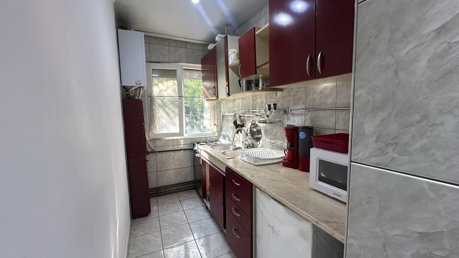 Apartament cu 2 camere nedecomandat, mobilat în Dacia