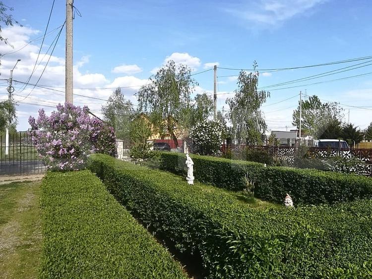 Casă individuală cu 5 camere cu Teren 3000 Mp în Teiș