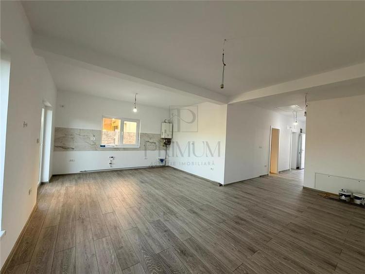 Duplex cu 3 camere cu Canalizare în Moșnița Nouă