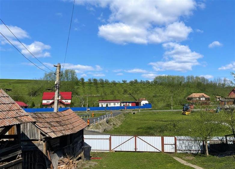 Casă individuală cu 4 camere cu Canalizare în Exterior Est