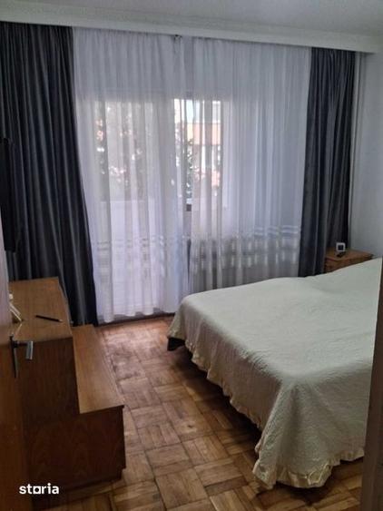 Apartament cu 3 camere decomandat în Moșilor