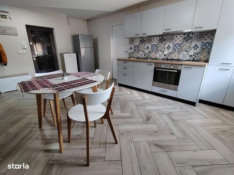 Apartament cu 3 camere semidecomandat în Florești