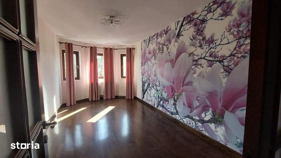 Casă cu 5 camere cu Teren 400 Mp în Miroslava