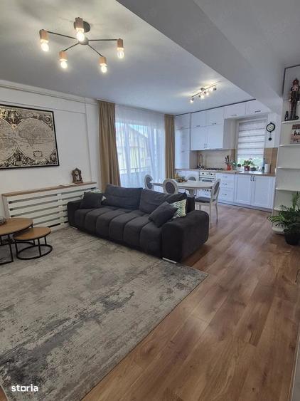 Apartament cu 3 camere semidecomandat, mobilat în Florești