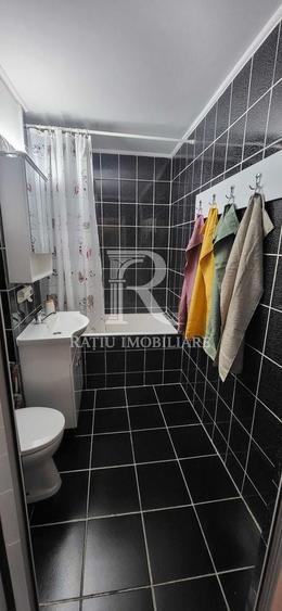 Apartament cu 3 camere decomandat, mobilat în Decebal
