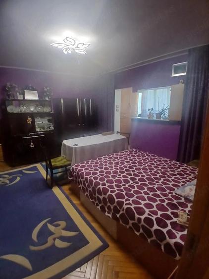 Apartament cu 2 camere semidecomandat în Traian