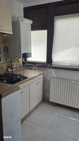 Apartament cu 4 camere semidecomandat în Crângași