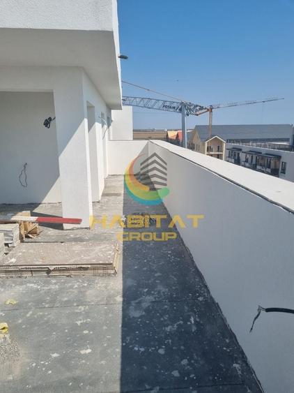 Penthouse cu 3 camere decomandat în Central