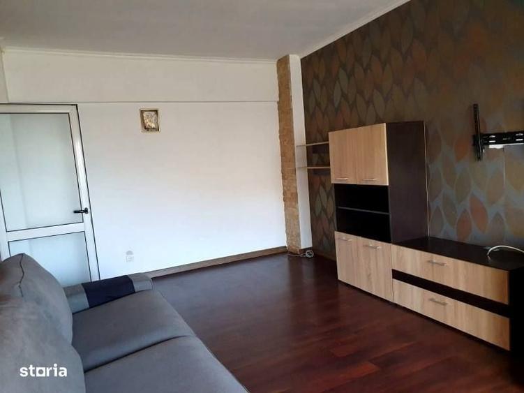 Apartament cu 2 camere decomandat în Republicii