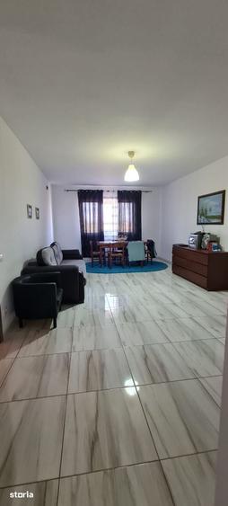 Casă cu 7 camere cu Teren 8000 Mp în Cosmești