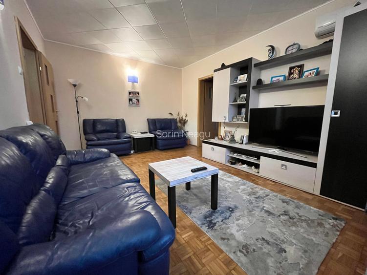 Comision 0%. Apartament 3 camere, etaj intermediar, Tractorul.