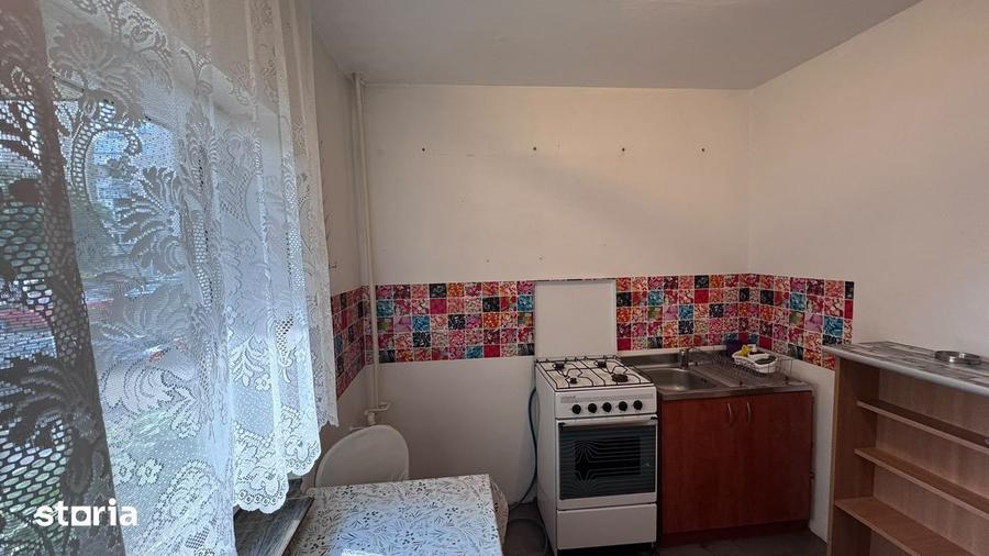 Apartament cu 3 camere în Decebal