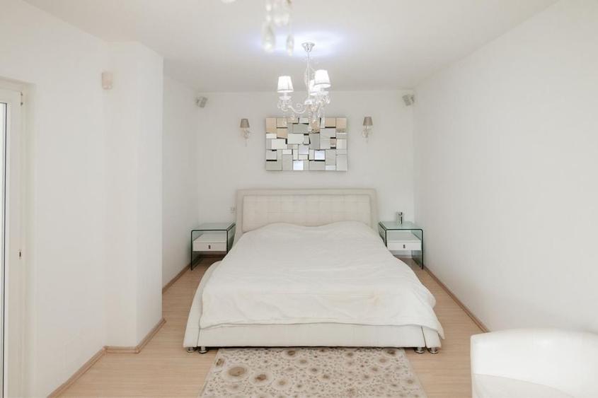 Casă cu 4 camere cu Teren 280 Mp în Central