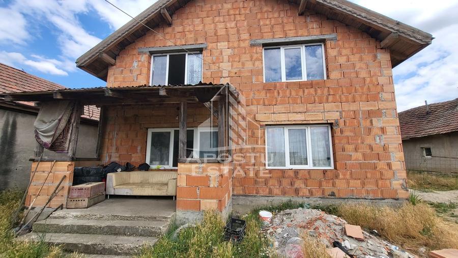Casă individuală cu 7 camere cu Canalizare în Dudeștii Noi