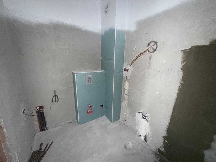 Apartament cu 4 camere decomandat în Theodor Pallady