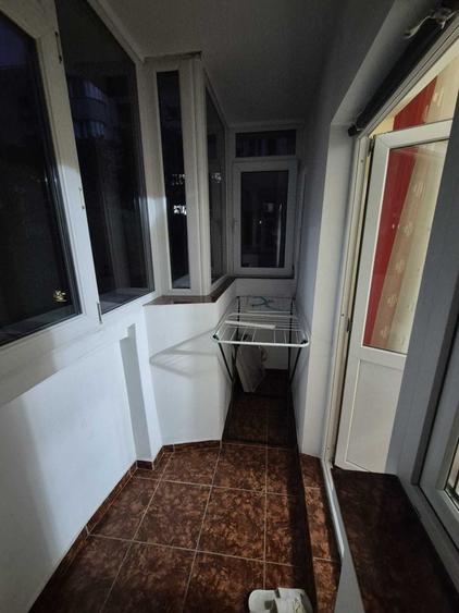 Garsonieră decomandată în Costin Georgian