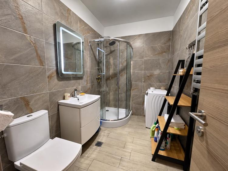Apartament cu 2 camere semidecomandat, mobilat în Mamaia-Sat