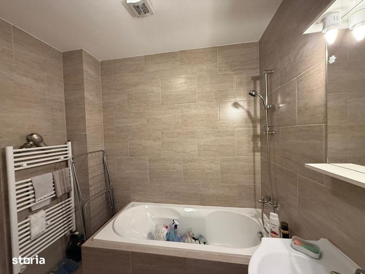 Apartament cu 2 camere decomandat în Pietroasa
